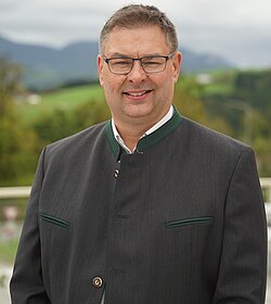 Florian Mandorfer Florian Mandorfer